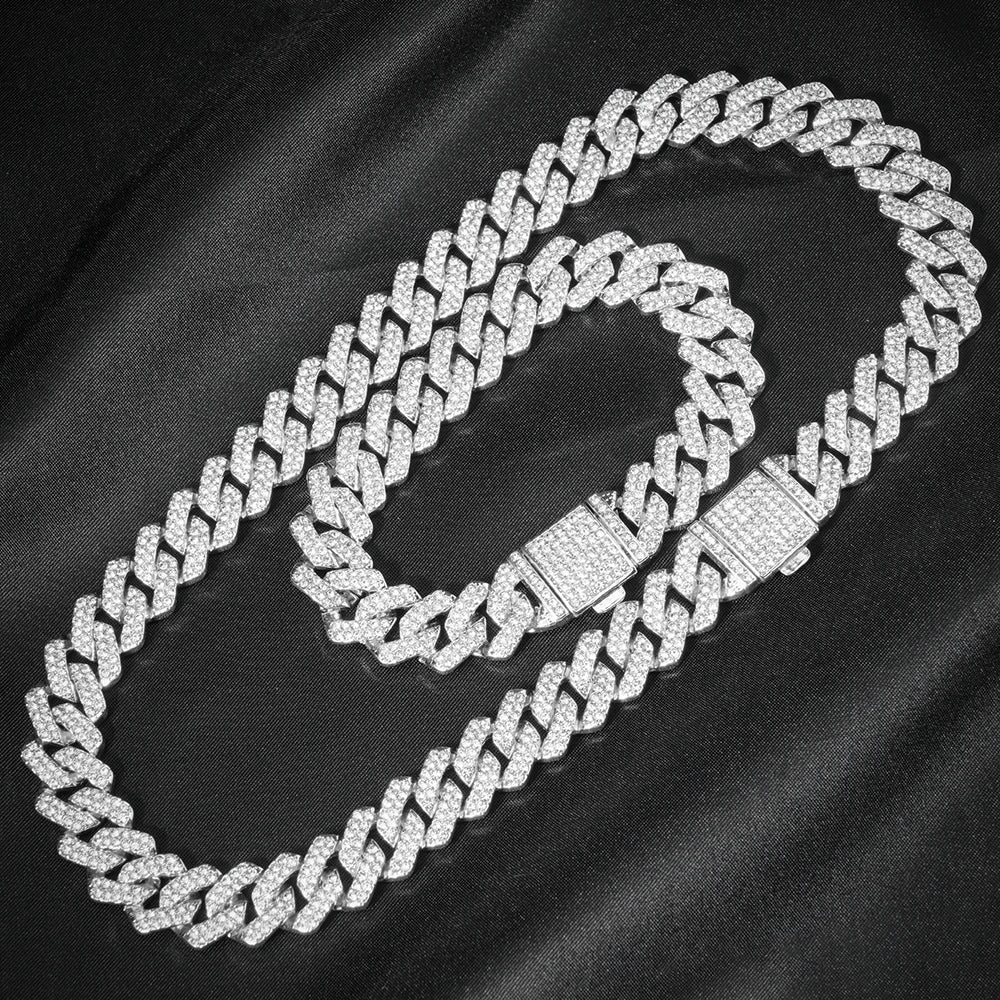 Compre um Relogio e leve uma pulseira e corrente cravejada
