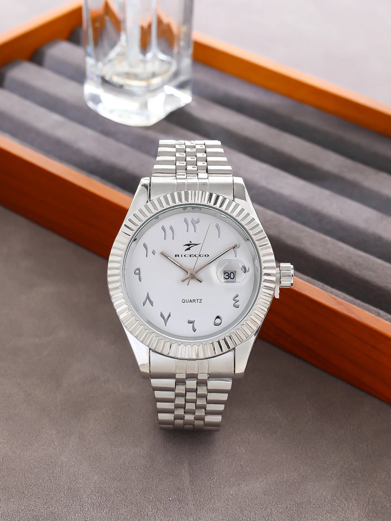 Relogio Elegante com varias variações de fundo